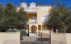 Apartments With A Parking Space Vrsi - Mulo, Zadar - 5796